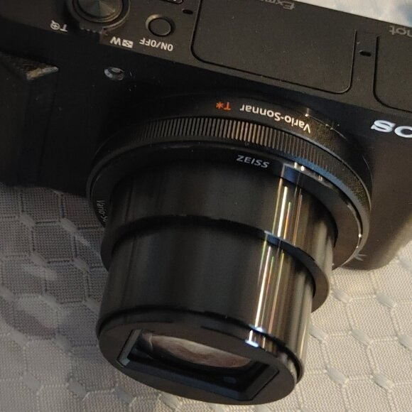 Sony Cyber-Shot DSC-HX99 18.2MP Digital Camera - Picture 4 of 7